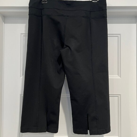 Moving Comfort Women's Black Workout High-Rise Capri Pants, Large - Picture 3 of 5